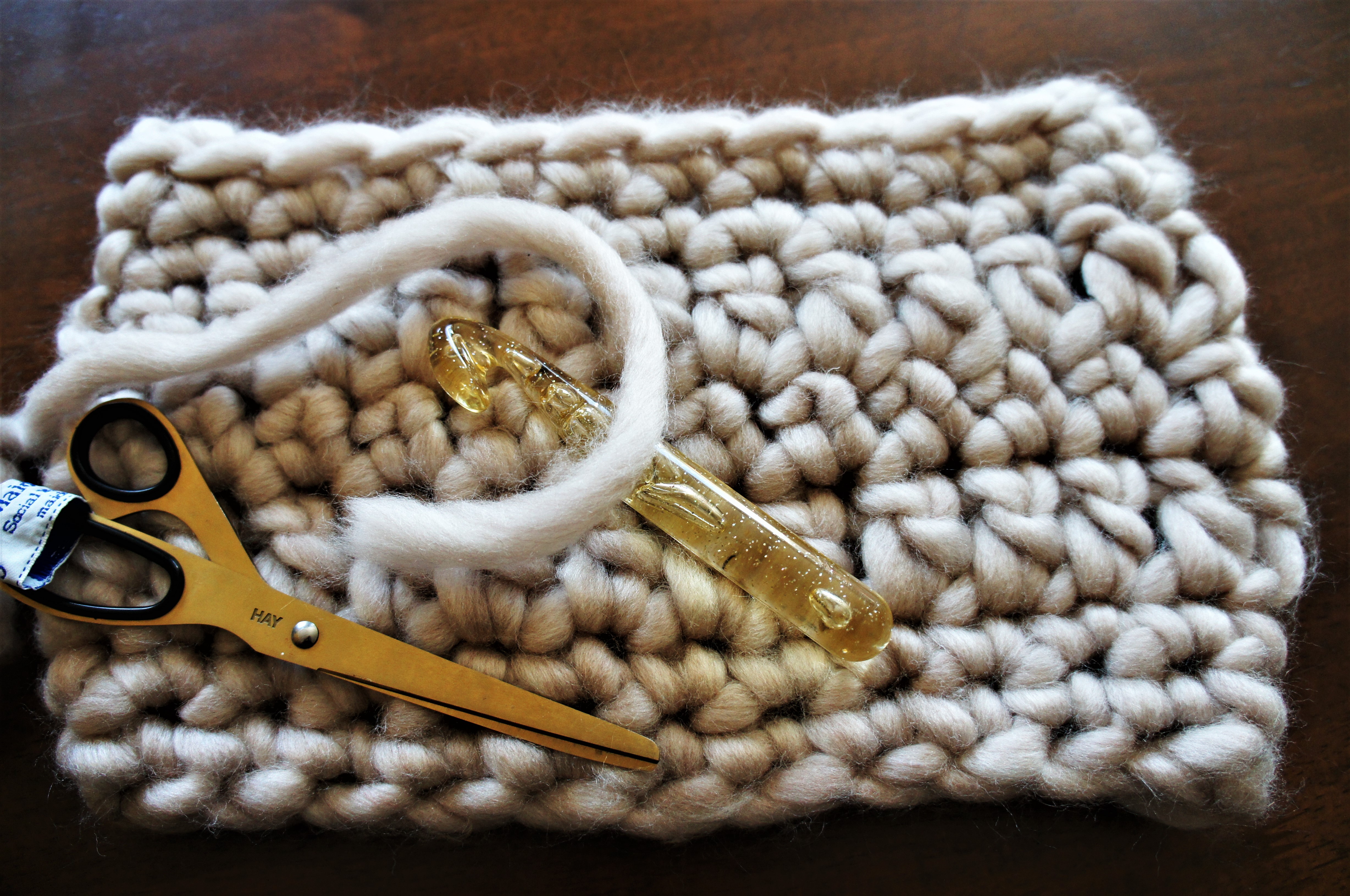 Crochet a super chunky merino wool scarf